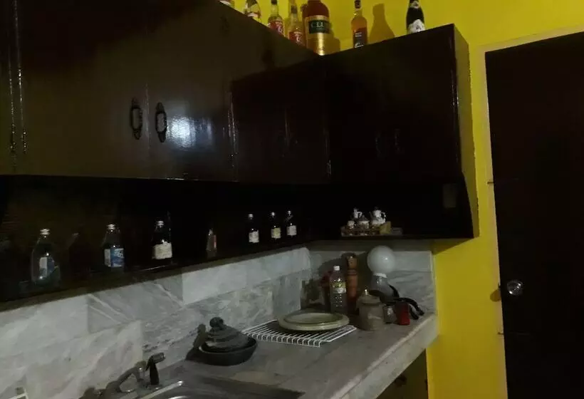 پانسیون Jack & Claud Bed & Breakfast Guest House