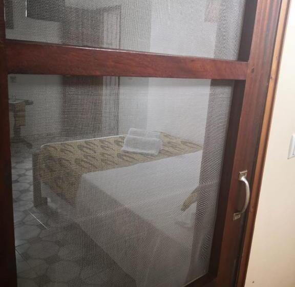 پانسیون Micaval Residential