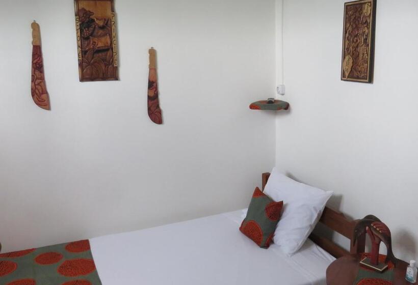 پانسیون Micaval Residential