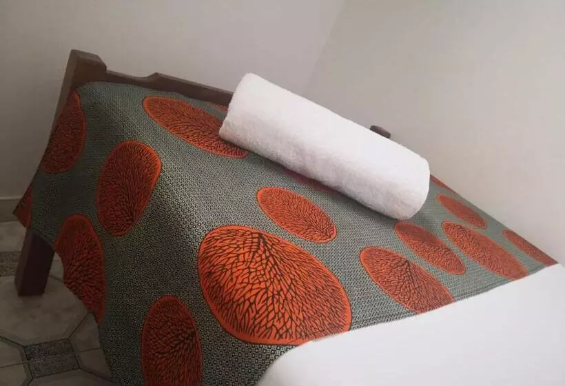 پانسیون Micaval Residential