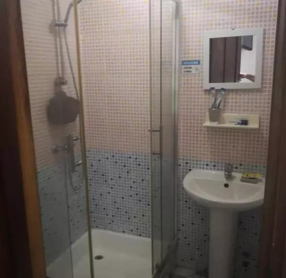 پانسیون Micaval Residential