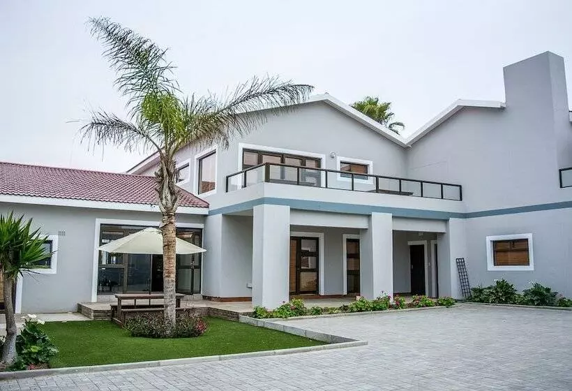 Sea View Backpackers Hostel