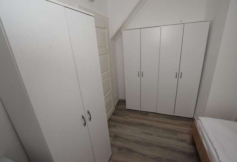 Monteurzimmer Kircheim Unter Teck   Hostel