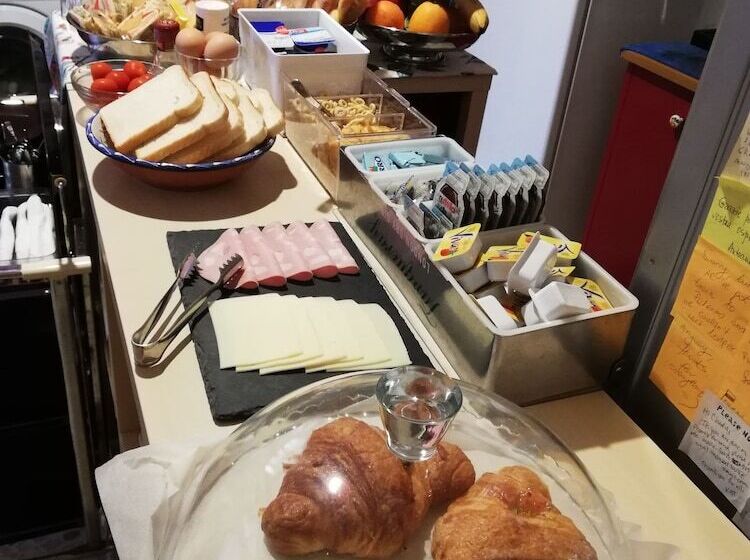 مبيت وإفطار Aloi Rooms