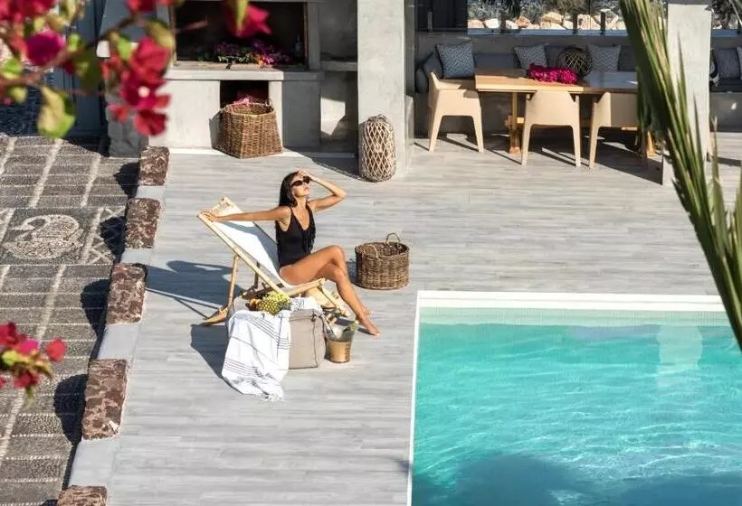 Damma Beachfront Luxury Villa