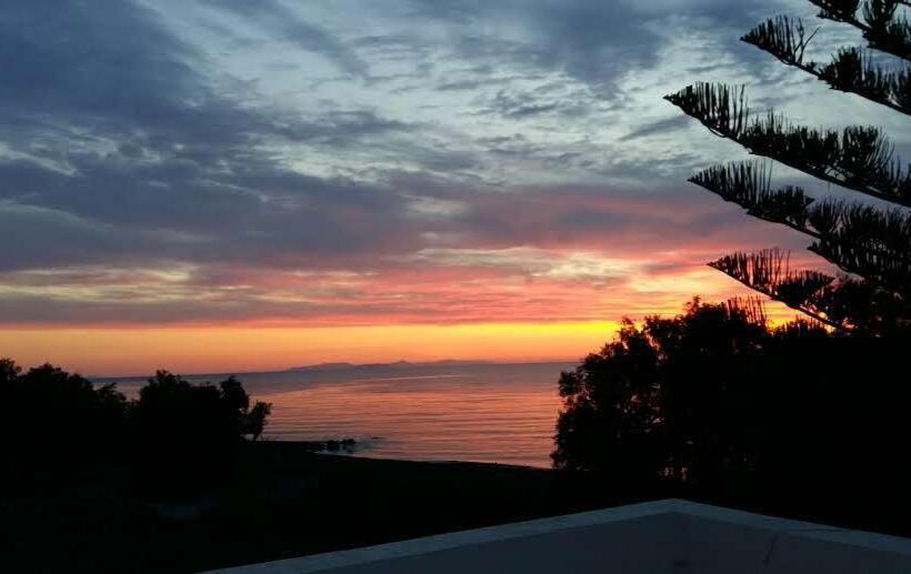 Damma Beachfront Luxury Villa