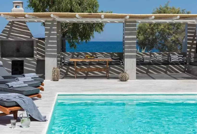 Damma Beachfront Luxury Villa