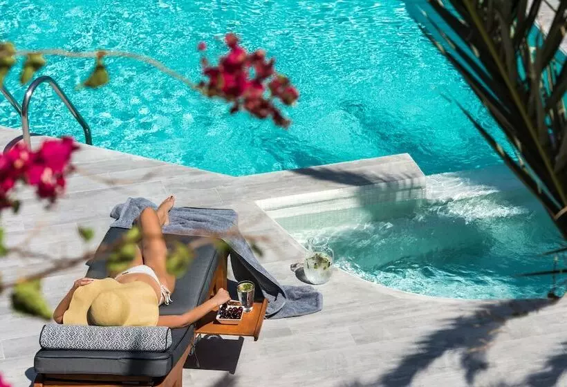 Damma Beachfront Luxury Villa