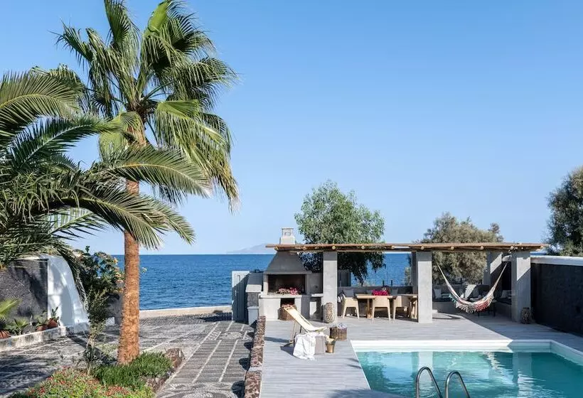 Damma Beachfront Luxury Villa