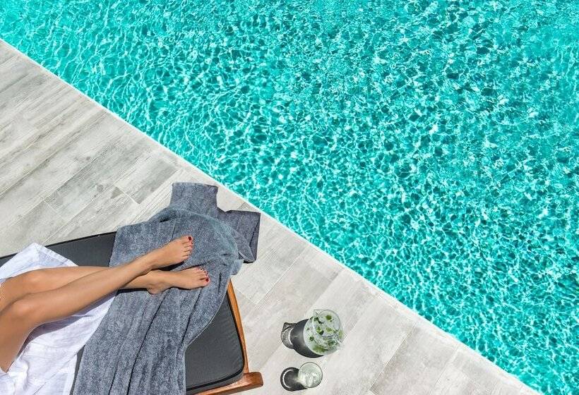 Damma Beachfront Luxury Villa