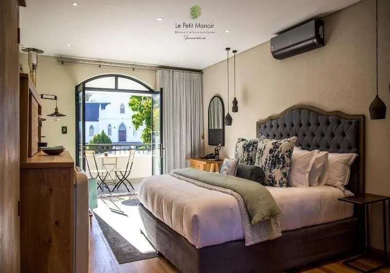 مسافرخانه Le Petit Manoir Boutique