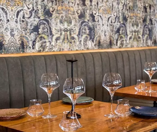 Hostelli Le Petit Manoir Boutique