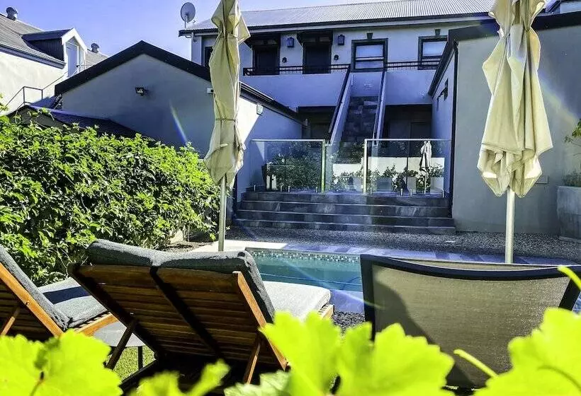 Hostelli Le Petit Manoir Boutique