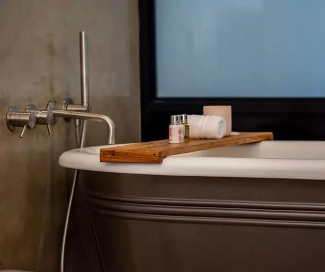 Hostelli Le Petit Manoir Boutique