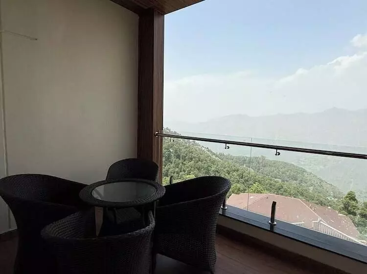 ホテル India