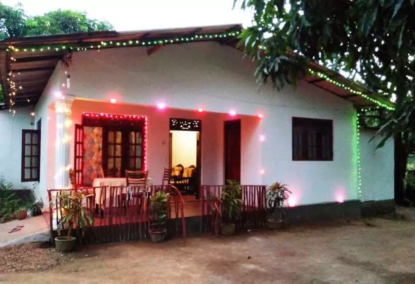Hotelli Sigiri Lakshan Home Stay