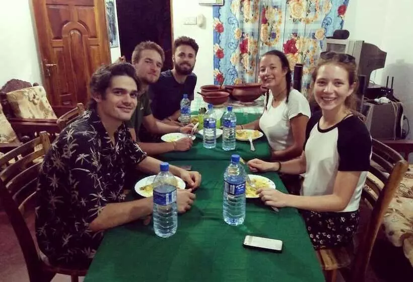 Hotelli Sigiri Lakshan Home Stay