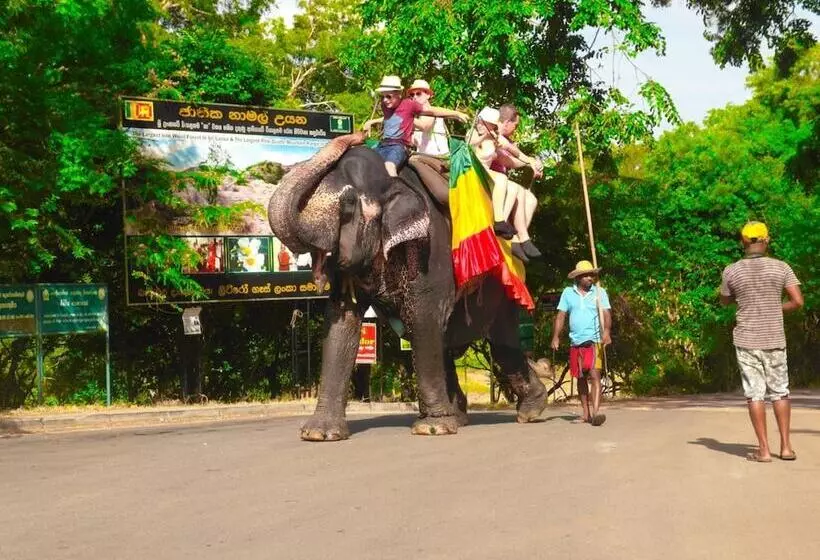 Hotelli Sigiri Lakshan Home Stay