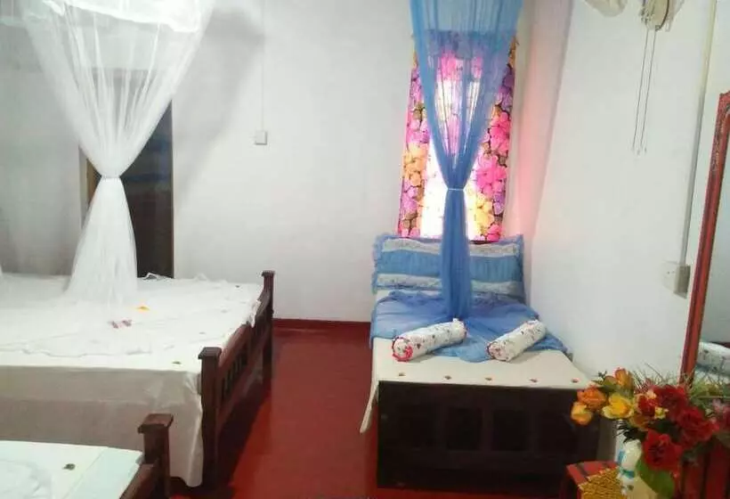 Hotelli Sigiri Lakshan Home Stay