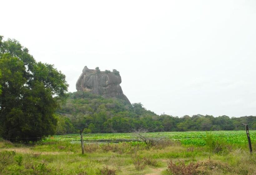 Hotel Sigiri Lakshan Home Stay