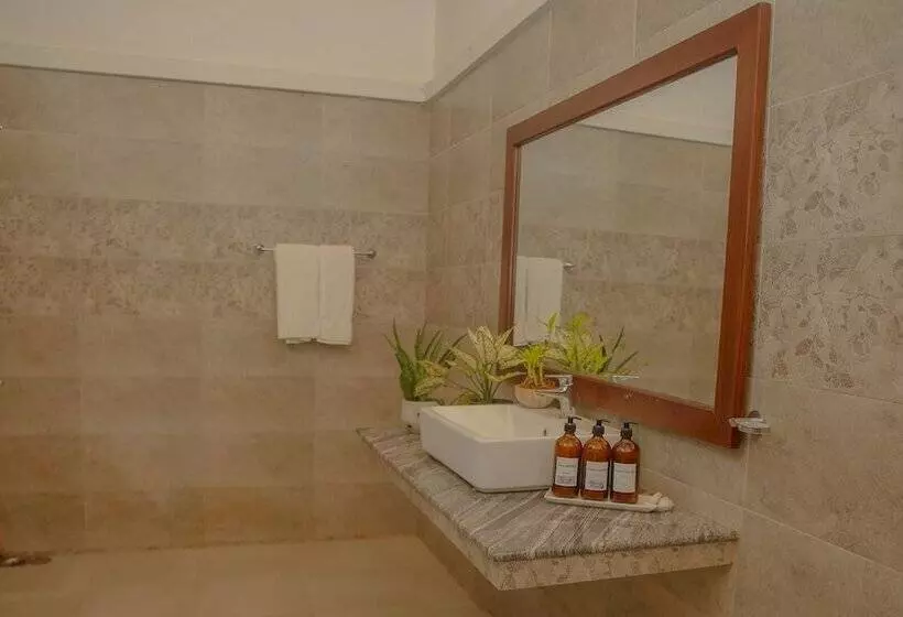 هتل Silver Crown Nature Resort