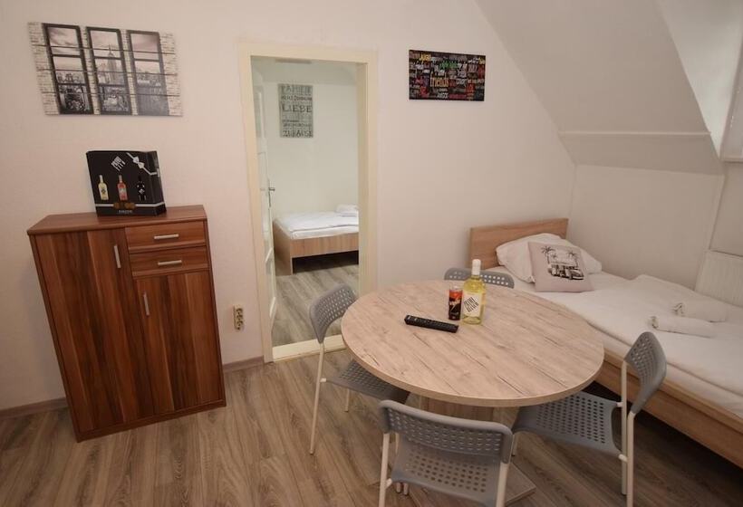 Monteurzimmer Kircheim Unter Teck   Hostel