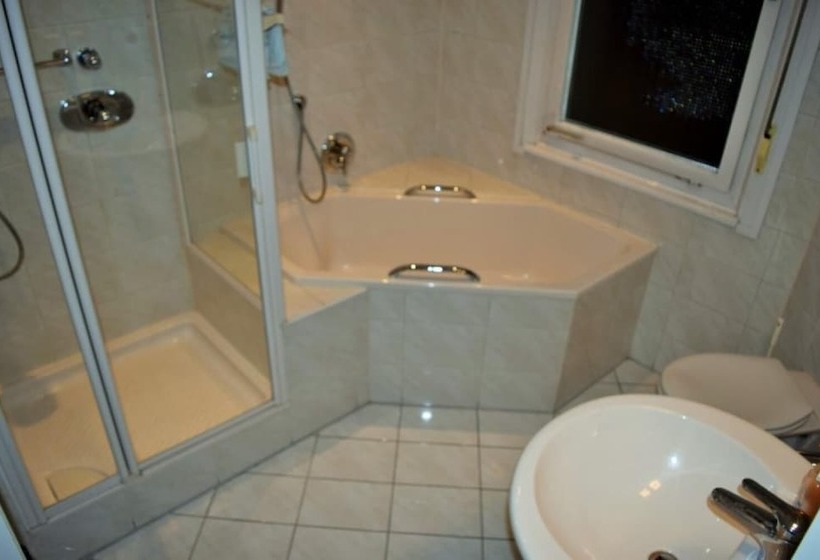 Monteurzimmer Kircheim Unter Teck   Hostel