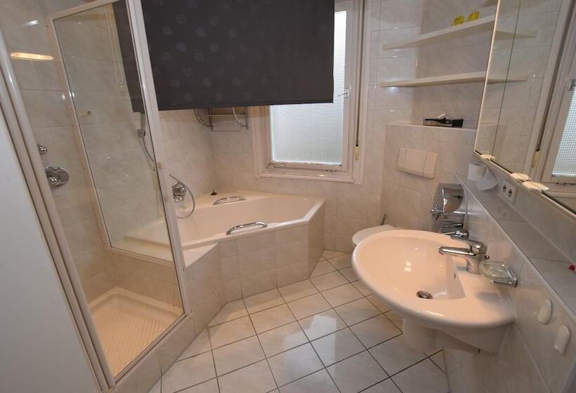 Monteurzimmer Kircheim Unter Teck   Hostel