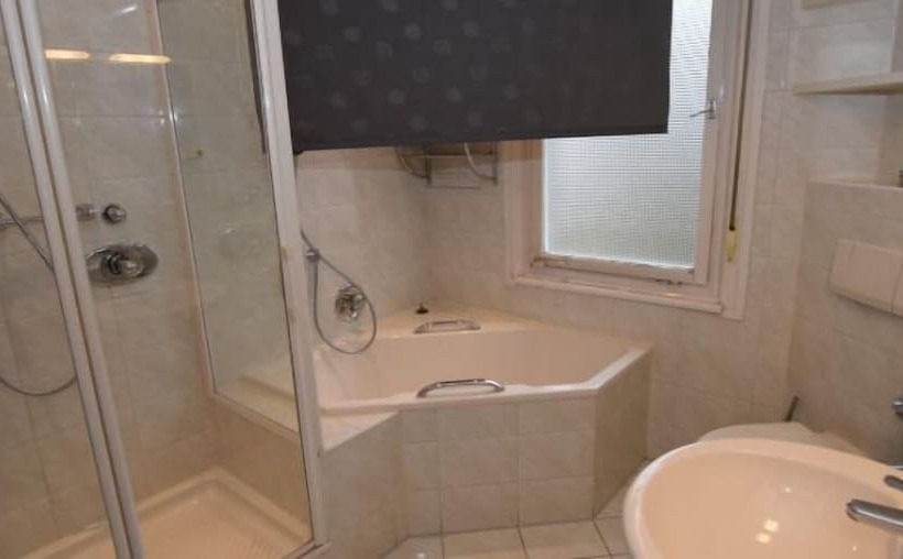 Monteurzimmer Kircheim Unter Teck   Hostel