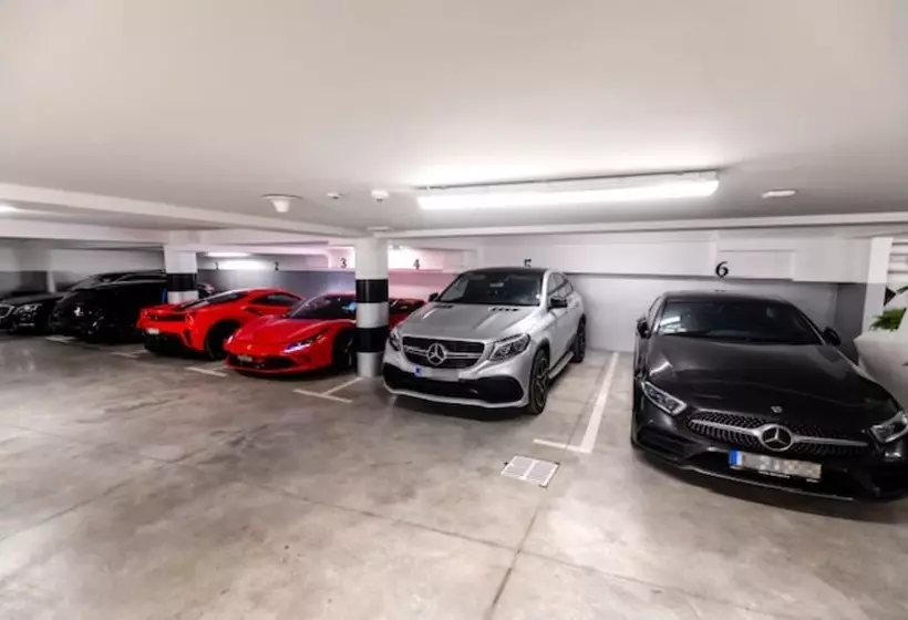Posh Residence Luxury Suites