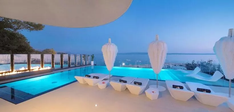 Posh Residence Luxury Suites
