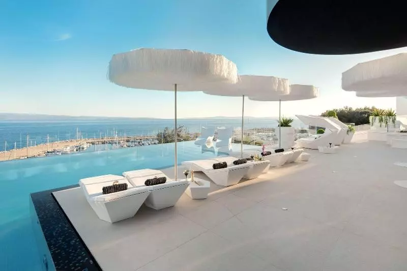 Posh Residence Luxury Suites