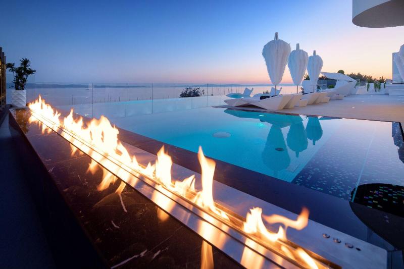 Posh Residence Luxury Suites