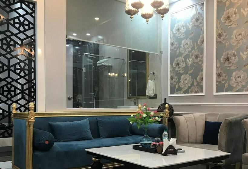 酒店 Minakshi International