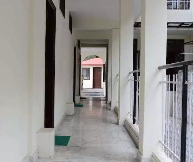 Hotel The Kings Kalindi Resort & Spa