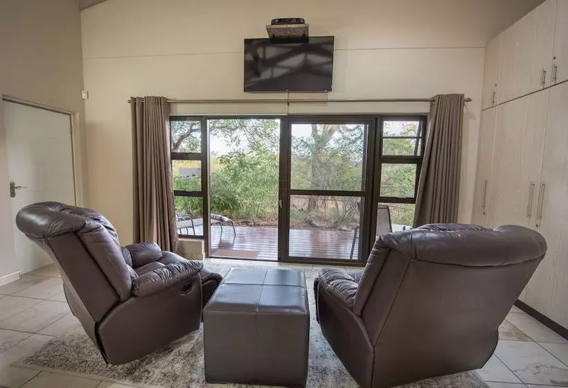 ホテル Twiga Travel