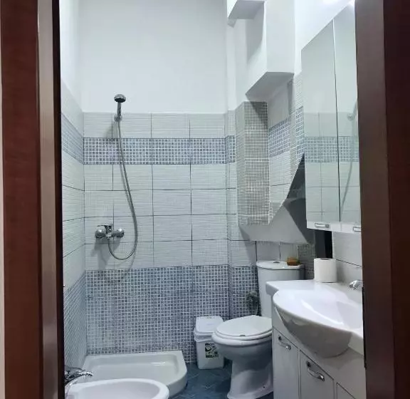 ホテル Vila Gjoni