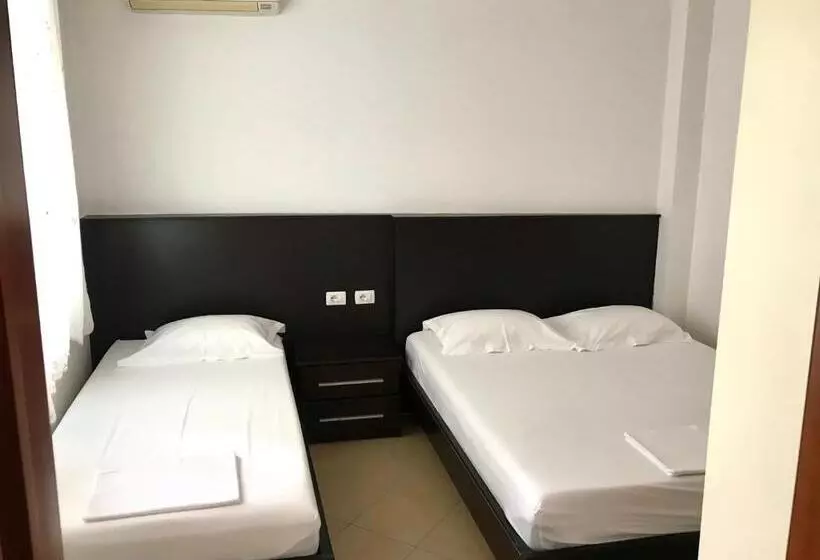 ホテル Vila Gjoni