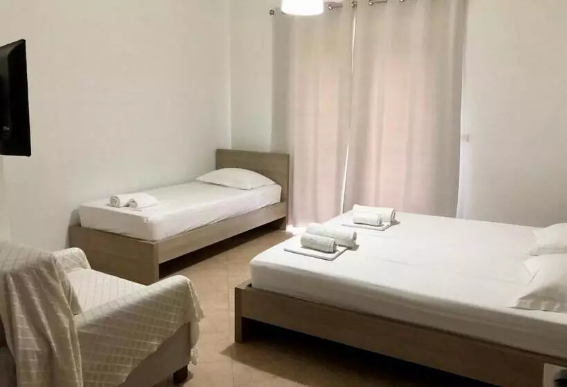 ホテル Vila Gjoni