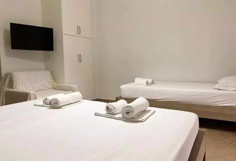 ホテル Vila Gjoni