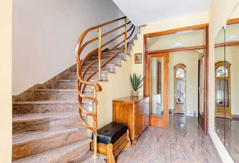 پانسیون Apartments Mara