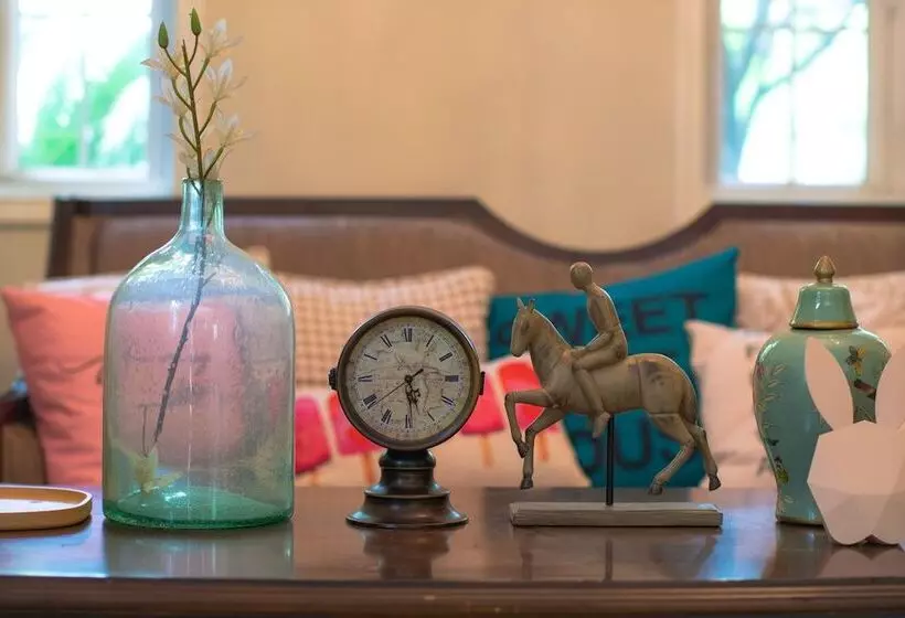 پانسیون Cambridge Villa With 5 Brs