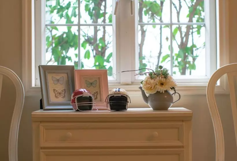 پانسیون Cambridge Villa With 5 Brs