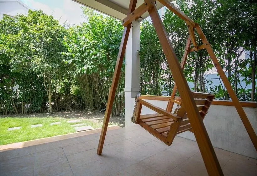 پانسیون Cambridge Villa With 5 Brs