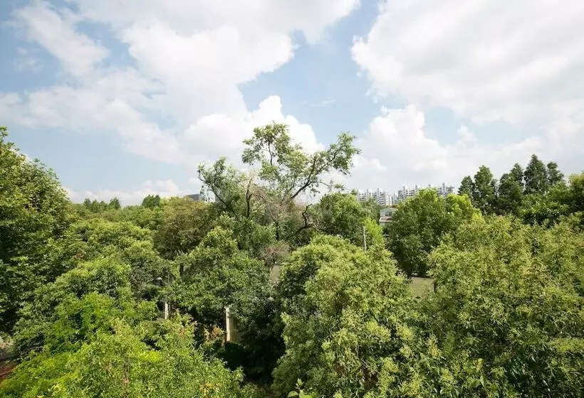 پانسیون Cambridge Villa With 5 Brs