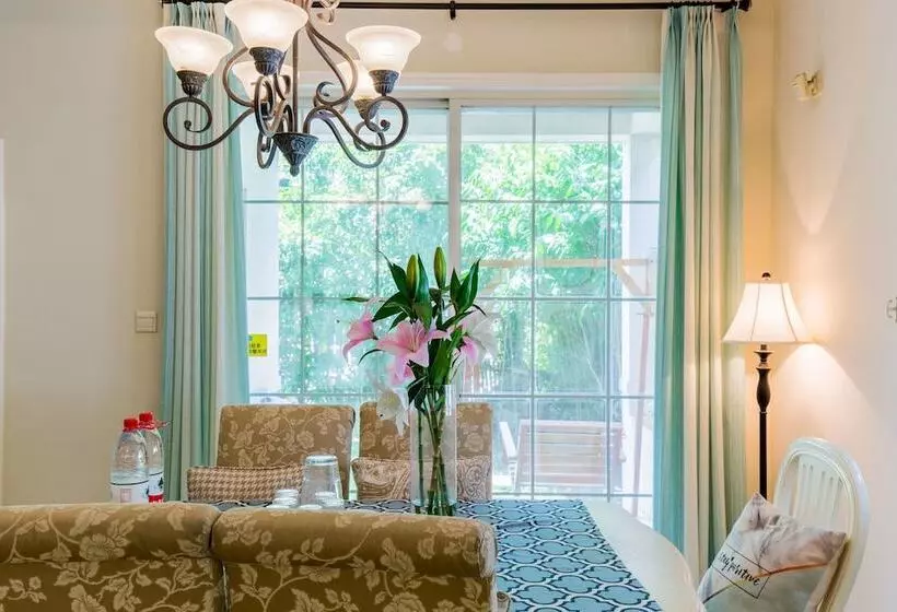 پانسیون Cambridge Villa With 5 Brs