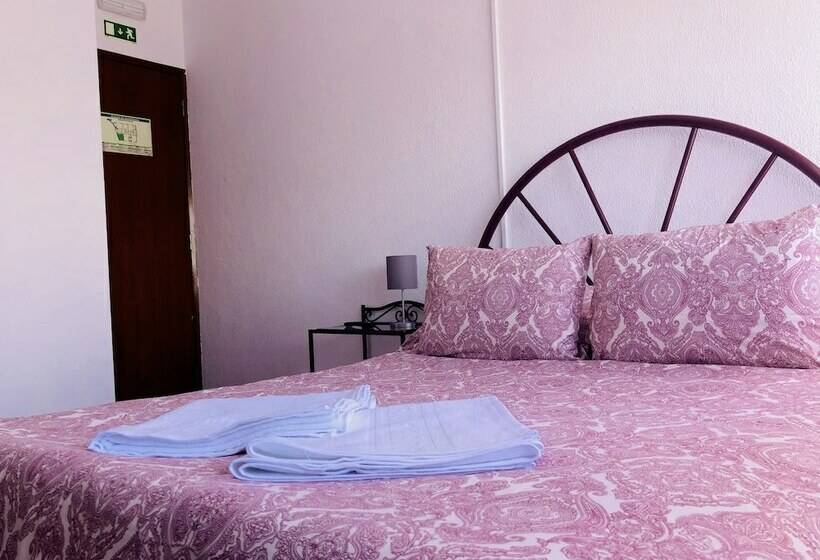 بنسيون Suites Do Pinhal