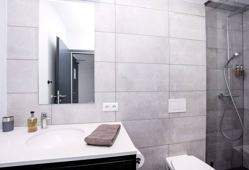 Svala Apartments By Heimaleiga