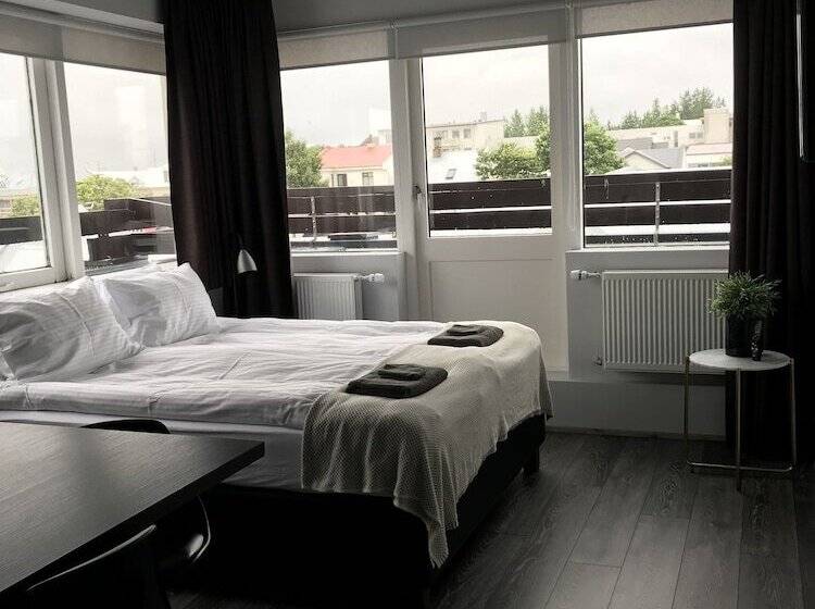 Svala Apartments By Heimaleiga