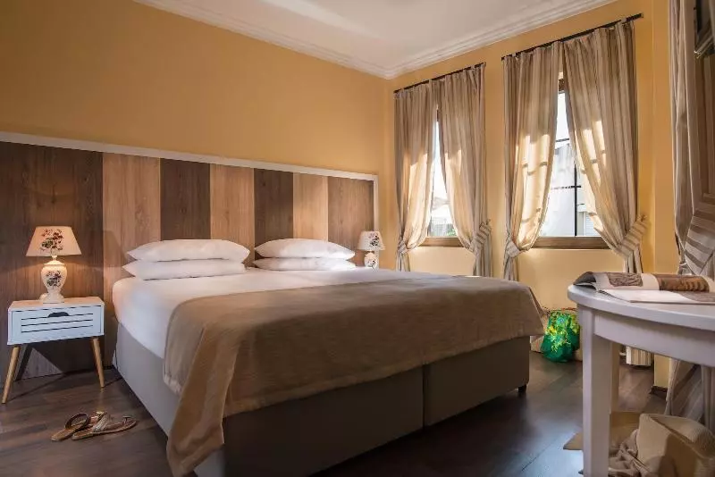 هتل Effect Boutique Villa Azzura   Adults Only
